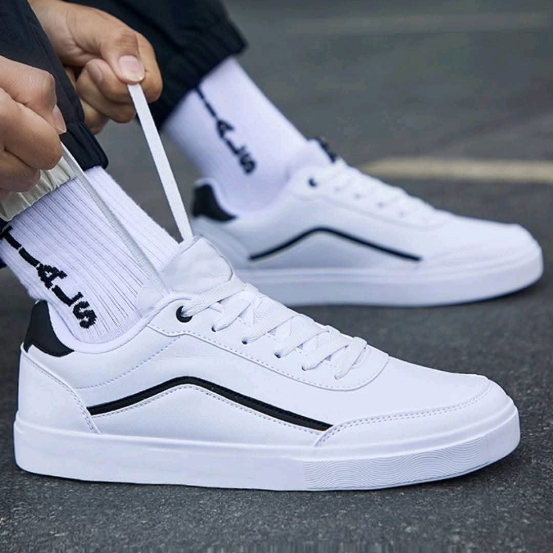 Blackline White Runner Sneakers.(ADS-48)