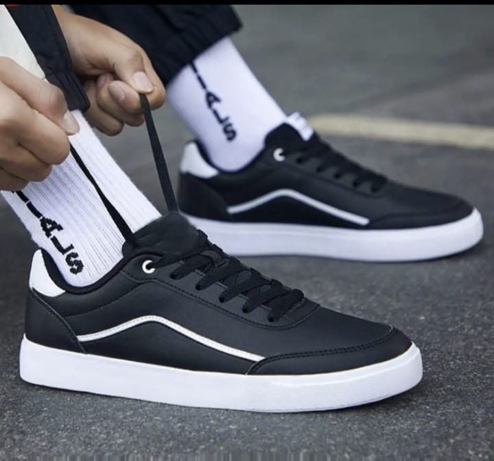 Whiteline Black Runner Sneaker(ADS-49)